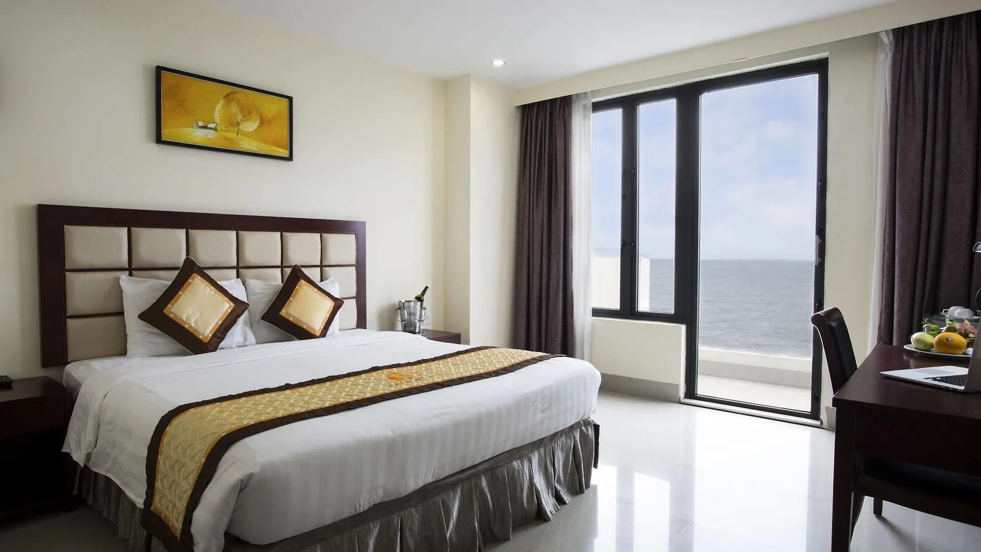 ***  Sea Front Hotel Da Nang Vietnam